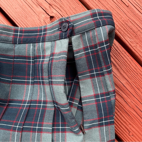 Plaid American apparel skirt - Picture 3 of 3